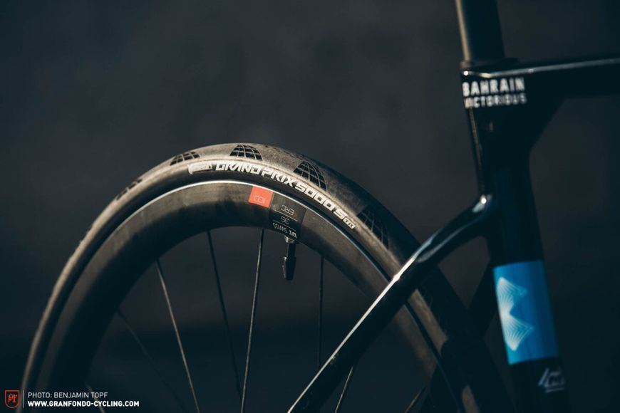 Покришка 28" Continental Grand Prix 5000 700x30C (30-622) BlackChili Vectran Breaker Foldable Black 101813 фото